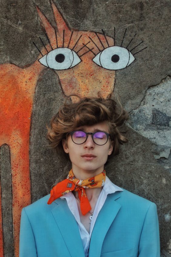 photo_5244980265237550213_y